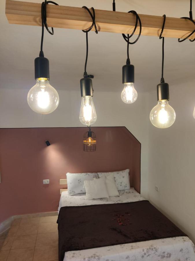דירה לזוג על שוק מחנה יהודה Apartment Jerusalem Ngoại thất bức ảnh